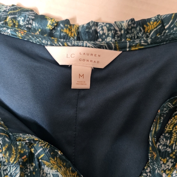 Lauren Conrad Bell/Ruffle Sleeve Blouse - Picture 2 of 3